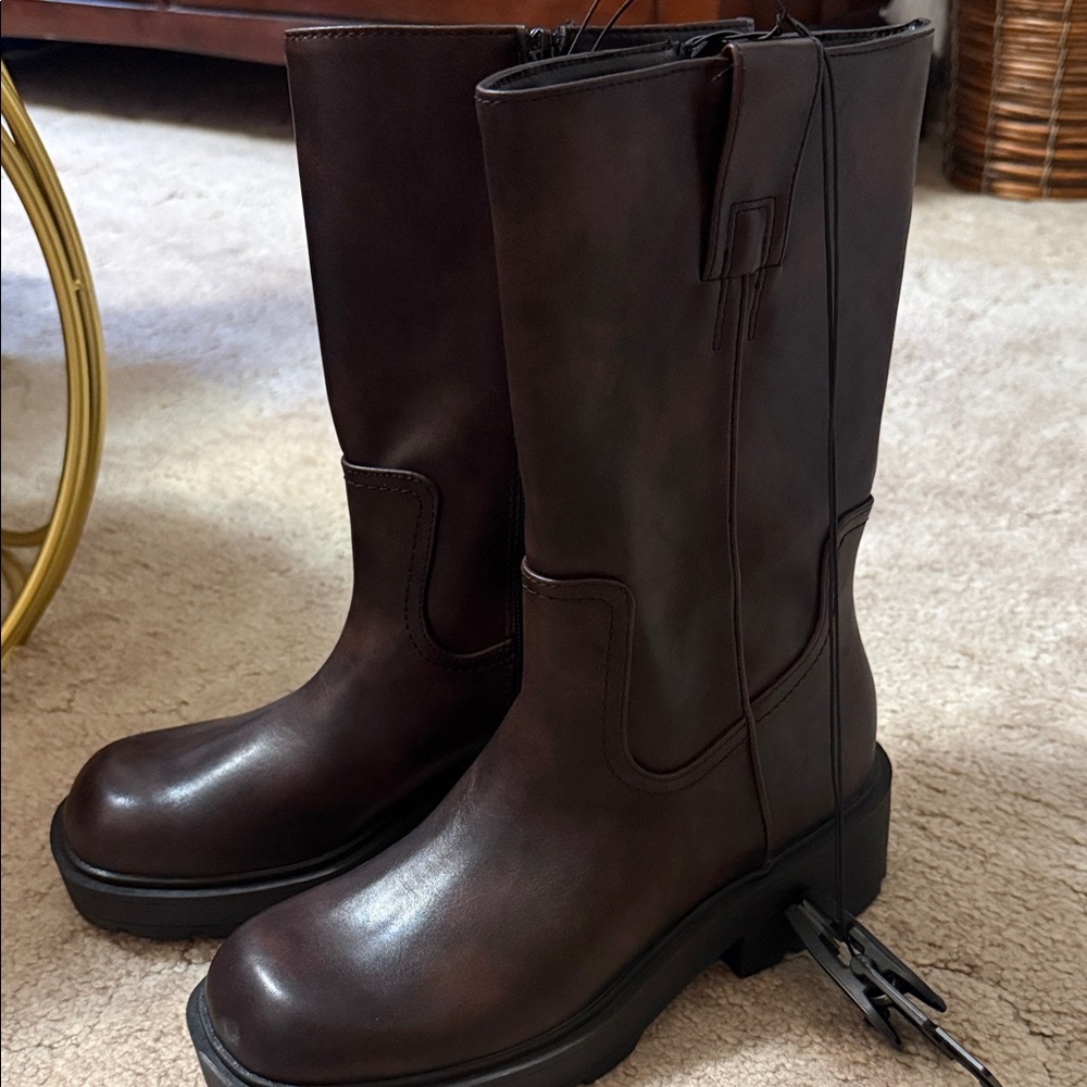 Brand-new Women's Brown Leather Boots